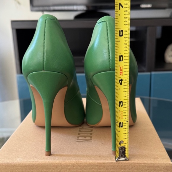 STEVE MADDEN ‘DAISIE” LEATHER HEELS - GREEN/7.5 - Picture 9 of 9